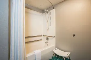 Super 8 by Wyndham Sevierville Riverside - Salle de bain