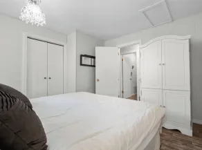 Spacious 4-season Cabin With Lakefront Views in Silver Sands - Værelse