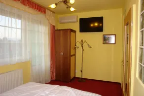 HoldLux Apartmanok - Room