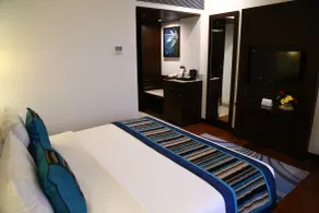 Country Inn & Suites by Radisson, Bhiwadi - Room