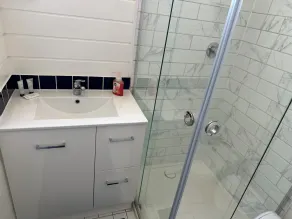 Charming 3 Bedroom Home in Garran, Perfect for Families and Groups - Bagno