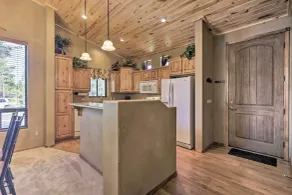 4 Mi to Fool Hollow Lake: Cabin w/ Tranquil Deck - Interiør