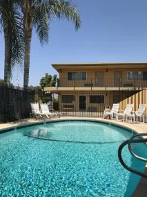 Americas Best Value Inn Visalia - Piscine