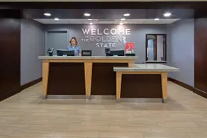 Hampton Inn Visalia - Reception