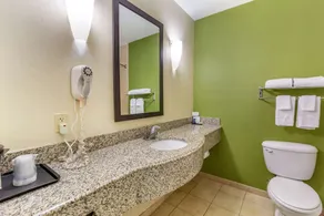 Sleep Inn & Suites Jacksonville West - Bathroom