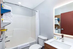 Microtel Inn & Suites Columbus North - Salle de bain