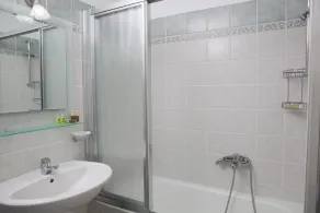 Egli Hotel - Baño