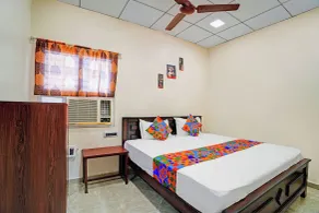 Via Yazhini Hospitality Services - Chambre