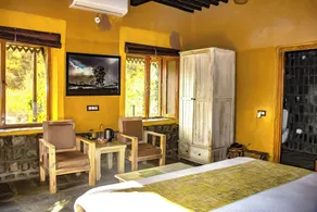 Prakriti Aalay - Riverside Mountain View Boutique Eco Resort - Room