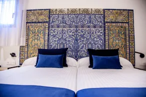 HOTEL TRIANA MONTALVAN - Zimmer