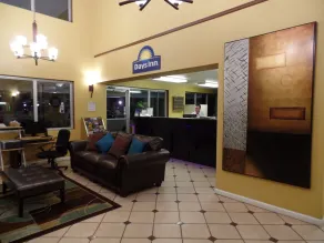 Days Inn by Wyndham Conway - Hall