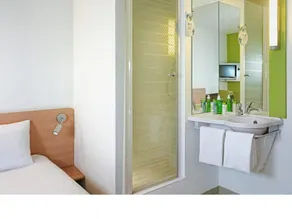 ibis budget Katowice Centrum - Bathroom