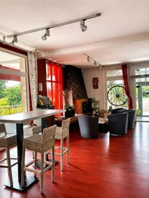 Logis Hotels - Hôtel et Restaurant Le Relais des Garrigues - Recepción