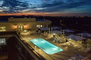 Hilton Nashville Green Hills - Piscina