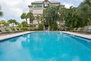 Holiday Inn Express Fort Lauderdale North - Executive Airport by IHG - Pool