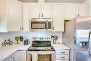 Charming Bend Home w/ Porch & Yard: Great Location - Interiør