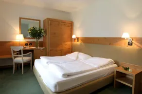 Royal Olympic Hotel - Zimmer