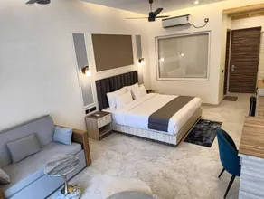 Amritara Chakra River Resort - Closest Luxury Resort to Neelkanth Temple - Værelse
