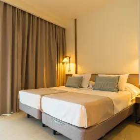 Ohtels Les Oliveres - Chambre