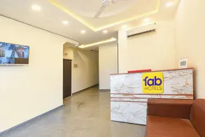 FabHotel Green Lotus - Resepsjon