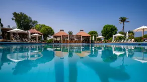 Umm Al Quwain Beach Hotel - Pool