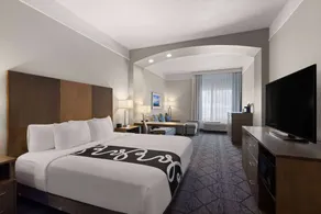 La Quinta Inn and Suites by Wyndham at WaTiki Waterpark - Chambre