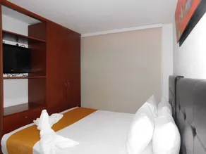 Apartasuites Business Center - Room