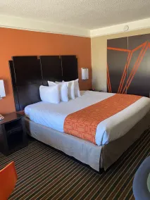 Howard Johnson by Wyndham Historic Lake Charles - Chambre
