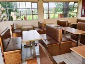 Pops Hotel & Restaurant - Restaurant