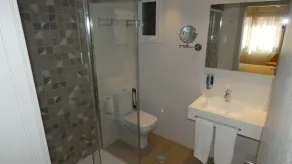 Hotel Zeus - Bathroom