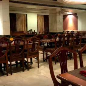Hotel Yuvraj - Restaurant