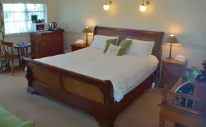 Lanterns Retreats - Room