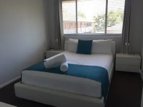 Macquarie Barracks Motor Inn - Room