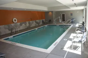 La Quinta Inn & Suites by Wyndham Marysville - Piscine