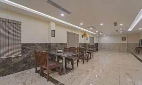 Treebo Aaravi Residency, 800 Mtrs From Promenade Beach - Restaurant