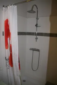 Camping Les Vignes *** - 3 værelses Gîte 4 personer - Badeværelse