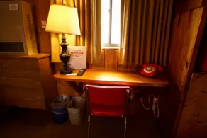 Foot of the Mountain Motel - Chambre