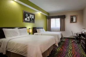 Days Inn & Suites by Wyndham Bonita Springs North Naples - Chambre