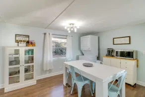 Quiet Waterfront Getaway w/ Furnished Deck & Grill - Innvendig