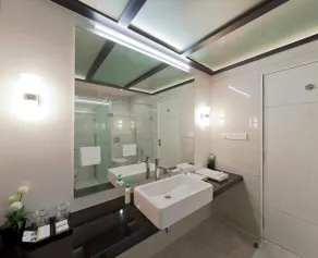 Ramee Panchshil - Bathroom