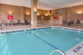 Drury Inn & Suites St. Louis Forest Park - Piscine