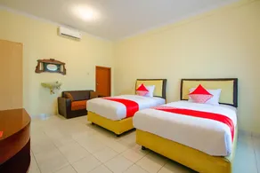 RedDoorz Syariah near Alun Alun Wonosari - Room