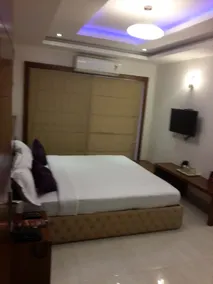 Icon Suites by Bhagini - Room