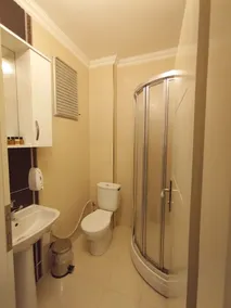 Larok Hotel - Baño
