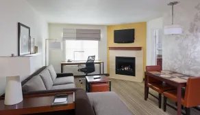 Residence Inn Bismarck North - Room