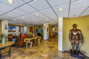 Crusader Oceanfront Resort - Entrée intérieure