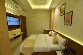Hotel RR 62-Jaipur City Centre Hotel - Room