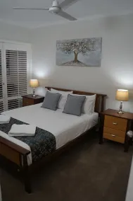 Airlie Seaview Apartments - Zimmer
