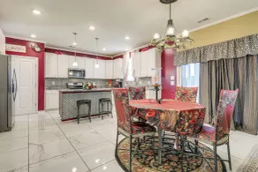 Lakes, Gardens & More! Getaway in Moncks Corner - Interiör