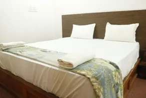 Lavish Exotic Hotel & Apartment - Room
